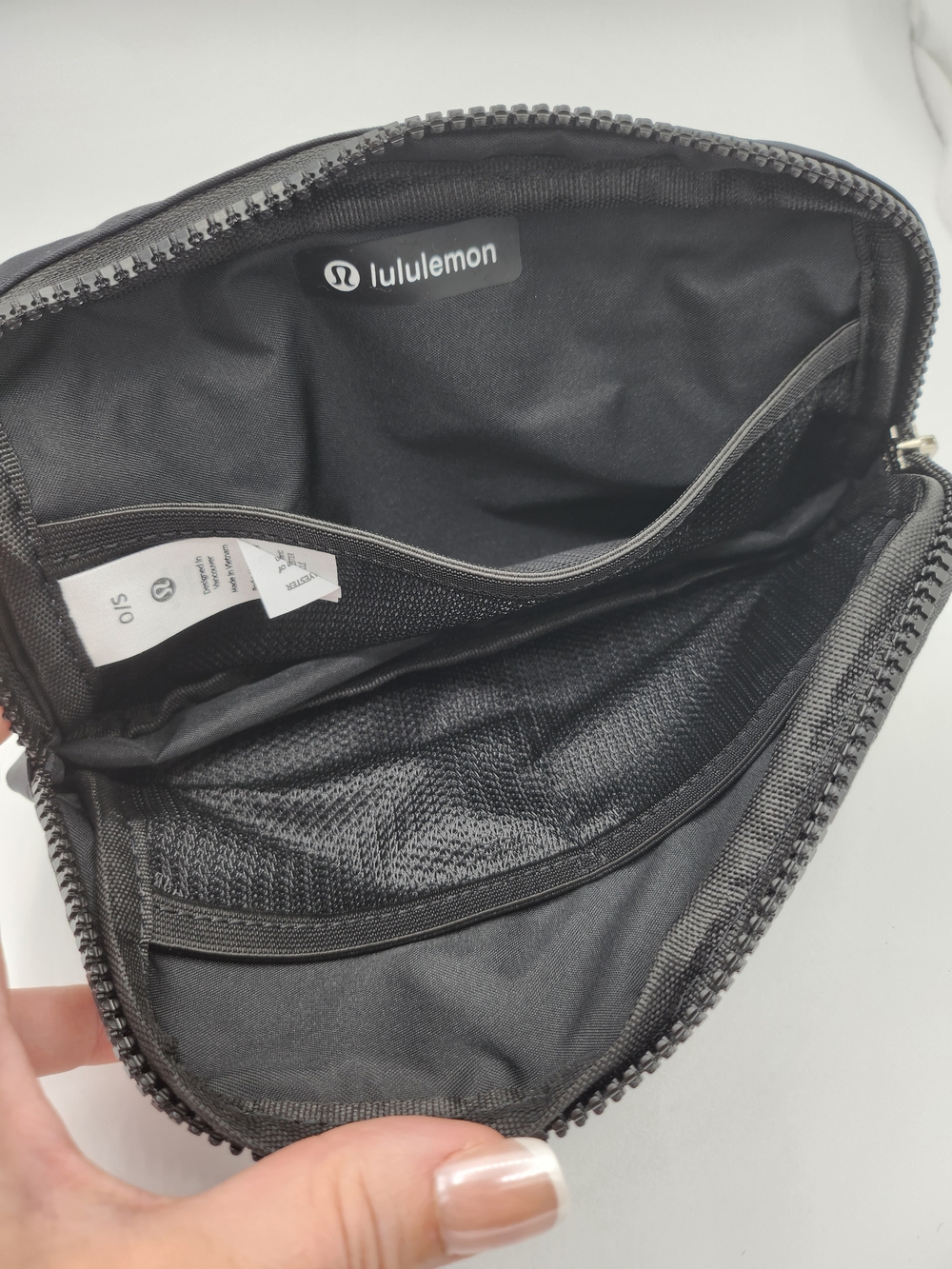 lululemon Everywhere Belt Bag 1L - Black W/Silver Logo  NWT - Picture 9 of 9
